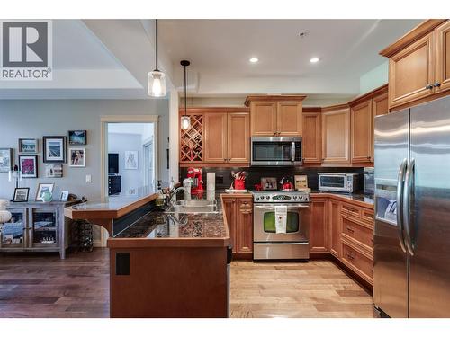 2760 Auburn Road Unit# 212, West Kelowna, BC - Indoor Photo Showing Kitchen