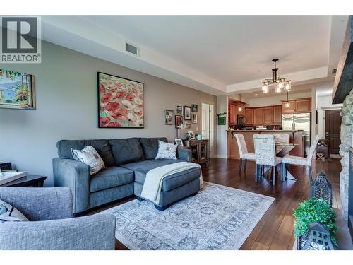 2760 Auburn Road Unit# 212, West Kelowna, BC - Indoor Photo Showing Living Room