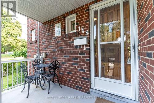 2 - 143 CONNOLLY STREET , Toronto, Ontario M6N 1E8 2