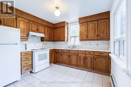 2 - 143 CONNOLLY STREET , Toronto, Ontario M6N 1E8 5
