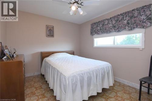 36 Abbington Drive, Hamilton, ON - Indoor Photo Showing Bedroom