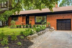 271 LINDEN Avenue  Burlington, ON L7L 2P4