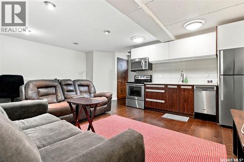 151 Tweed Lane, Saskatoon, SK - Indoor Photo Showing Kitchen With Stainless Steel Kitchen