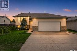 518 Peterson CRESCENT  Saskatoon, SK S7L 7H7