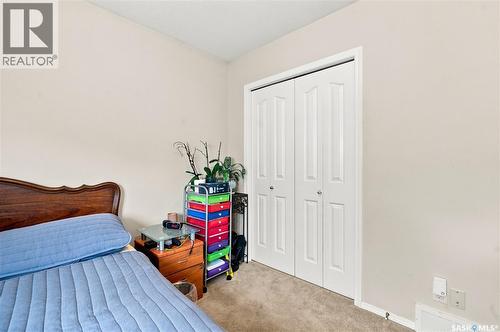 518 Peterson Crescent, Saskatoon, SK - Indoor Photo Showing Bedroom