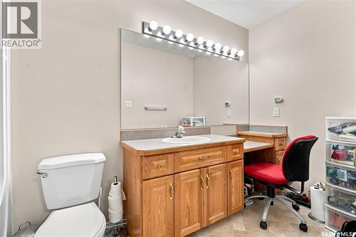 518 Peterson Crescent, Saskatoon, SK - Indoor Photo Showing Bathroom