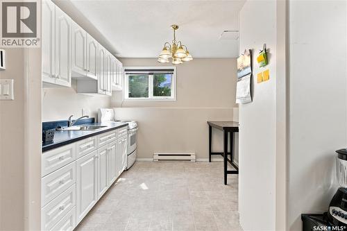 518 Peterson Crescent, Saskatoon, SK - Indoor Photo Showing Kitchen
