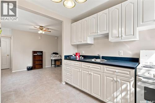 518 Peterson Crescent, Saskatoon, SK - Indoor Photo Showing Kitchen With Double Sink