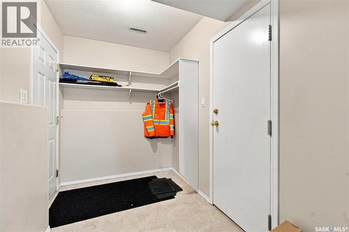 518 Peterson Crescent, Saskatoon, SK - Indoor