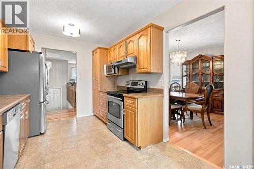 518 Peterson Crescent, Saskatoon, SK - Indoor Photo Showing Kitchen