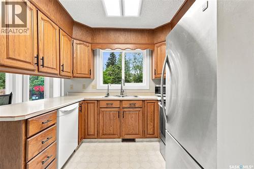 619 Addie Crescent, Saskatoon, SK - Indoor Photo Showing Kitchen