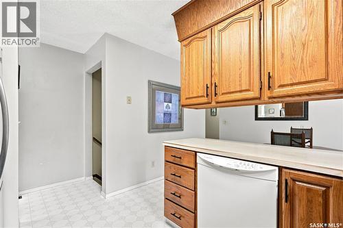 619 Addie Crescent, Saskatoon, SK - Indoor Photo Showing Kitchen
