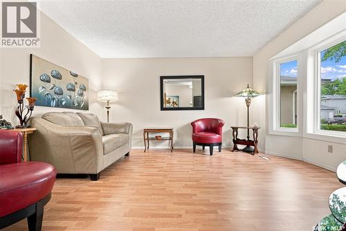 619 Addie Crescent, Saskatoon, SK - Indoor Photo Showing Living Room