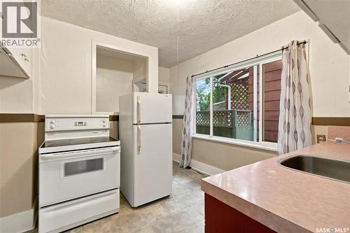 111 9Th Street E, Saskatoon, SK - Indoor Photo Showing Kitchen