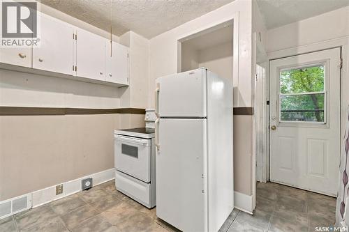 111 9Th Street E, Saskatoon, SK - Indoor Photo Showing Kitchen
