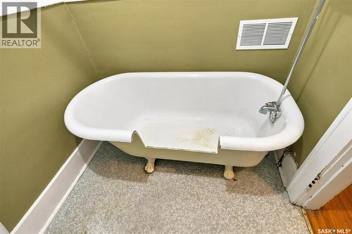 111 9Th Street E, Saskatoon, SK - Indoor Photo Showing Bathroom