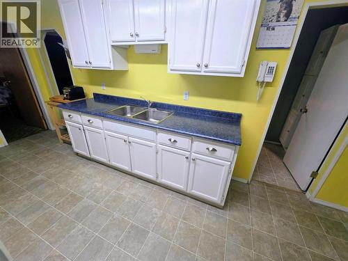1142 Third Avenue, Trail, BC - Indoor