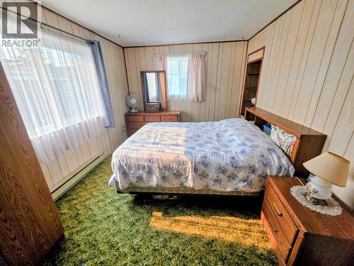 1142 Third Avenue, Trail, BC - Indoor Photo Showing Bedroom