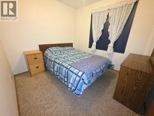 1142 Third Avenue, Trail, BC - Indoor Photo Showing Bedroom