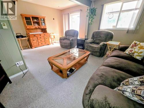 1142 Third Avenue, Trail, BC - Indoor Photo Showing Living Room