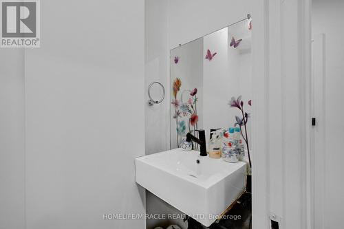 100 Gibson Avenue, Hamilton, ON - Indoor Photo Showing Bathroom