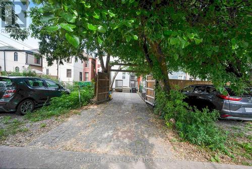 100 Gibson Avenue, Hamilton, ON - Outdoor