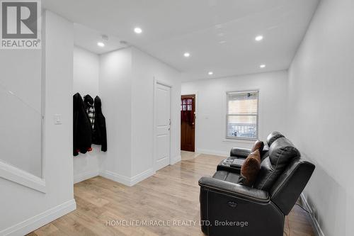 100 Gibson Avenue, Hamilton, ON - Indoor Photo Showing Other Room