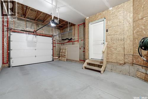 20 5301 Beacon Drive, Regina, SK - Indoor Photo Showing Garage