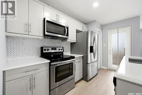 20 5301 Beacon Drive, Regina, SK - Indoor Photo Showing Kitchen With Stainless Steel Kitchen