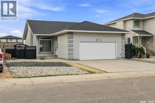 7323 Maple View Crescent, Regina, SK - Outdoor