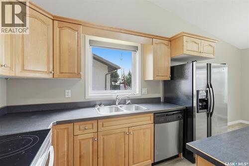7323 Maple View Crescent, Regina, SK - Indoor Photo Showing Kitchen With Double Sink