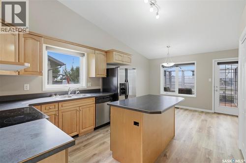 7323 Maple View Crescent, Regina, SK - Indoor Photo Showing Kitchen With Double Sink