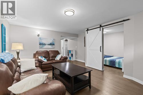 2125 Burtch Road Unit# 502, Kelowna, BC - Indoor Photo Showing Living Room