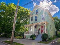 213 Victoria Street Windsor, NS B0N 2T0