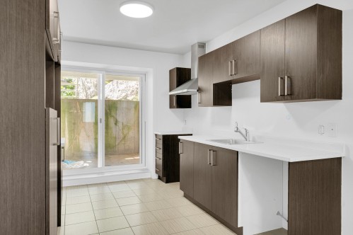 Cuisine - 554 Rue Valiquette, Sainte-Adèle, QC - Indoor Photo Showing Kitchen