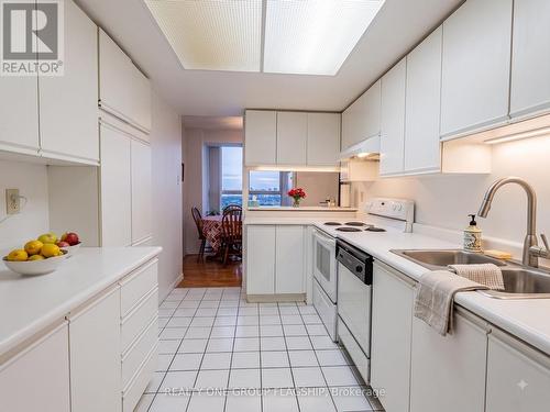 802 - 600 Rexdale Boulevard, Toronto, ON - Indoor Photo Showing Kitchen With Double Sink