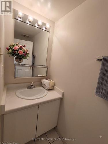 802 - 600 Rexdale Boulevard, Toronto, ON - Indoor Photo Showing Bathroom