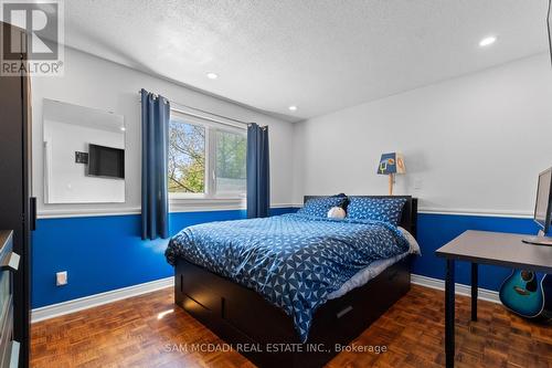2464 Council Ring Road, Mississauga, ON - Indoor Photo Showing Bedroom