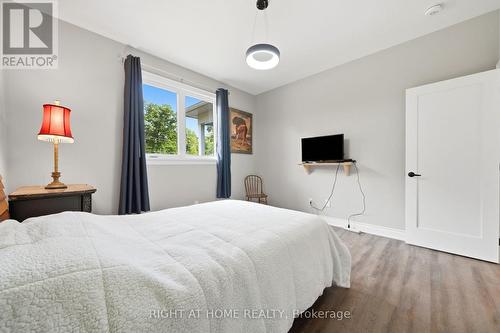 48 Nicole Boulevard, Tiny, ON - Indoor Photo Showing Bedroom