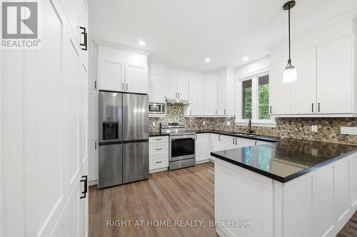 48 Nicole Boulevard, Tiny, ON - Indoor Photo Showing Kitchen With Upgraded Kitchen