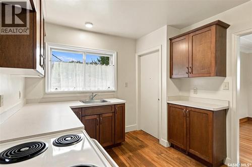 1325 Temperance Street, Saskatoon, SK - Indoor Photo Showing Kitchen