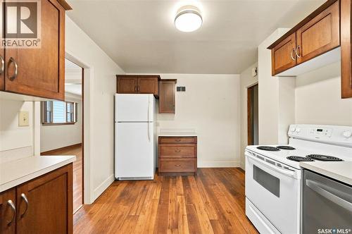 1325 Temperance Street, Saskatoon, SK - Indoor Photo Showing Kitchen