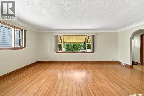 1325 Temperance Street, Saskatoon, SK - Indoor Photo Showing Living Room
