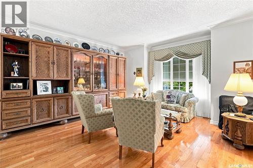 10 Ruby Place, Edenwold Rm No.158, SK - Indoor Photo Showing Living Room