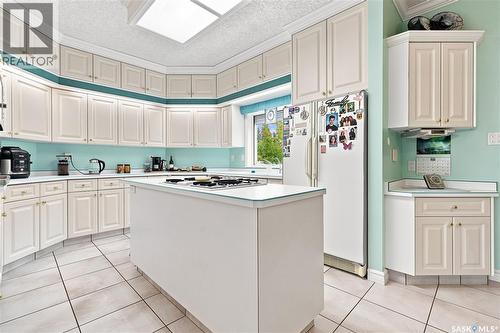 10 Ruby Place, Edenwold Rm No.158, SK - Indoor Photo Showing Kitchen