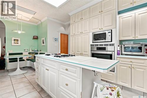 10 Ruby Place, Edenwold Rm No.158, SK - Indoor Photo Showing Kitchen