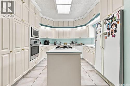 10 Ruby Place, Edenwold Rm No.158, SK - Indoor Photo Showing Kitchen
