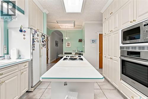 10 Ruby Place, Edenwold Rm No.158, SK - Indoor Photo Showing Kitchen