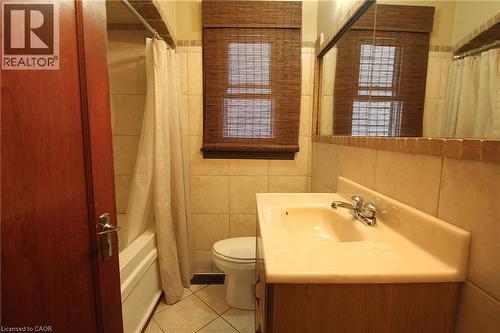 4 pc Bathroom - 35 Barons Avenue S, Hamilton, ON - Indoor Photo Showing Bathroom