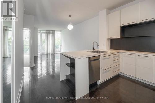 603 - 25 Carlton Street, Toronto, ON - Indoor Photo Showing Kitchen